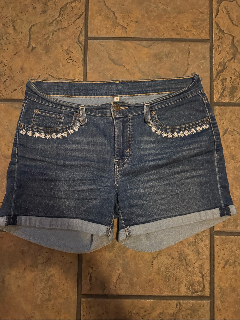 Levi’s Dark Wash Embroidered Denim Shorts – Size 29, Stretch, EUC - Picture 2 of 4